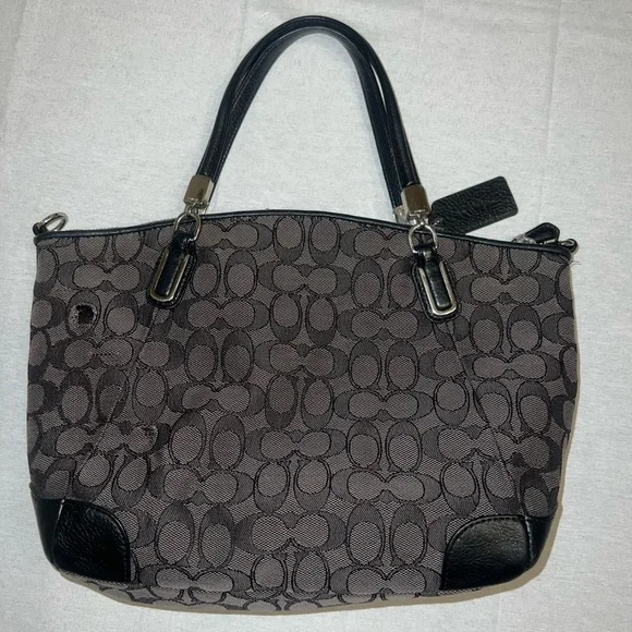 Coach Bag with Original Pattern - Picture 4 of 7